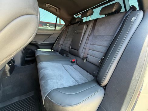 Used 2022 Lexus IS 500 w/ Accessory Package RWD image 18