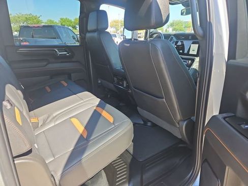 Used 2025 GMC Sierra 2500 AT4 image 26