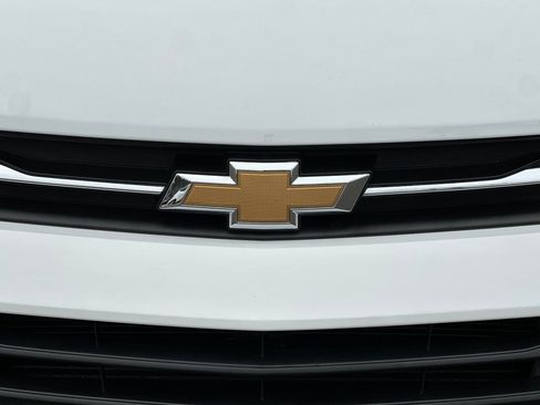 Used 2022 Chevrolet Trax LT w/ LT Convenience Package image 37