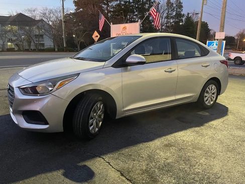 Used 2018 Hyundai Accent SE image 4