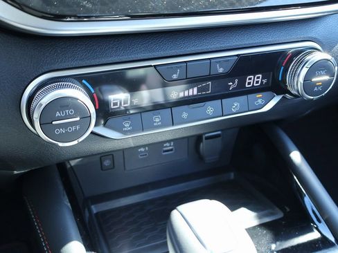 New 2025 Nissan Altima 2.5 SR image 13