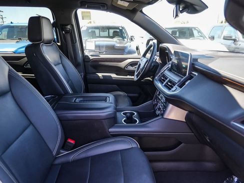 Used 2024 Chevrolet Suburban Premier AWD/4WD image 16