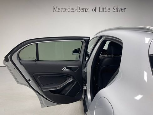 Used 2019 Mercedes-Benz GLA 250 4MATIC image 23