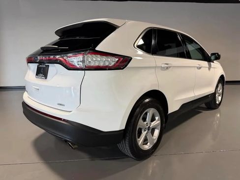 Used 2018 Ford Edge SE FWD image 4