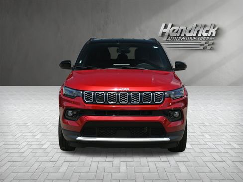 Used 2025 Jeep Compass Limited AWD/4WD image 3