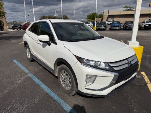 Used 2018 Mitsubishi Eclipse Cross ES FWD image 2