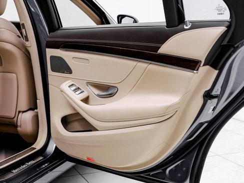 Used 2019 Mercedes-Benz S 560 4MATIC Sedan image 46