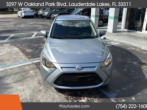 Used 2017 Toyota Yaris iA image 4