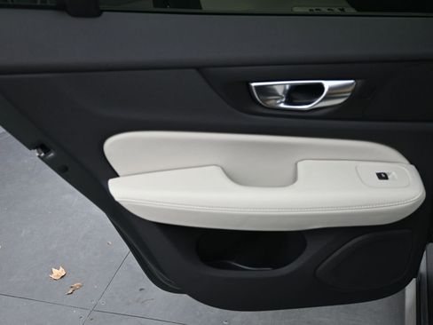 New 2026 Volvo V60 B5 Cross Country Ultra w/ Protection Package Premier AWD/4WD image 19
