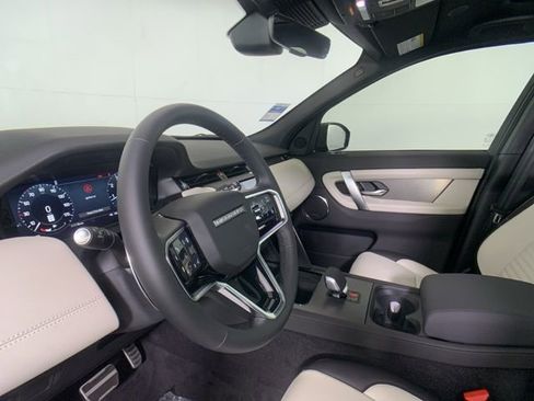 Certified 2025 Land Rover Discovery Sport Dynamic SE image 15