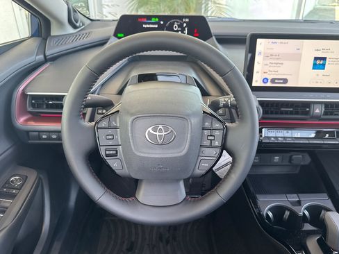 Certified 2025 Toyota Prius Plug-In Hybrid image 17