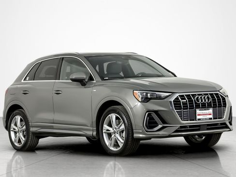 Used 2021 Audi Q3 2.0T Premium w/ Convenience Package AWD/4WD image 7