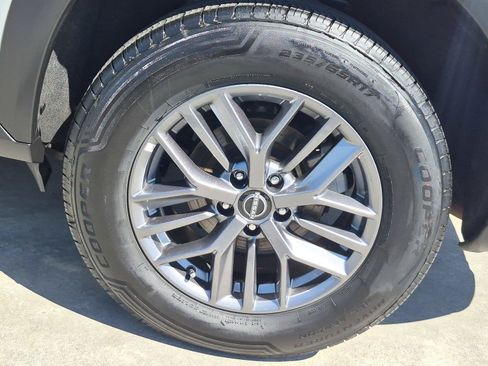 Used 2024 Nissan Rogue S AWD/4WD image 14