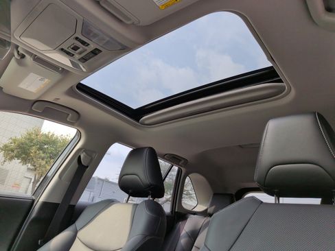 Used 2025 Toyota RAV4 Limited image 28