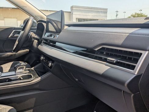 Used 2025 Mitsubishi Outlander SE FWD image 35