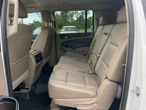 Used 2017 Chevrolet Suburban LT RWD image 28