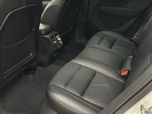 Used 2024 Volvo XC40 B5 Plus w/ Protection Package Premier image 26