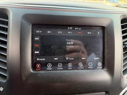 Used 2019 Jeep Cherokee Latitude Plus w/ Comfort/Convenience Group FWD image 12