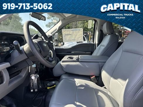 New 2025 Ford F550 4x4 Crew Cab image 19