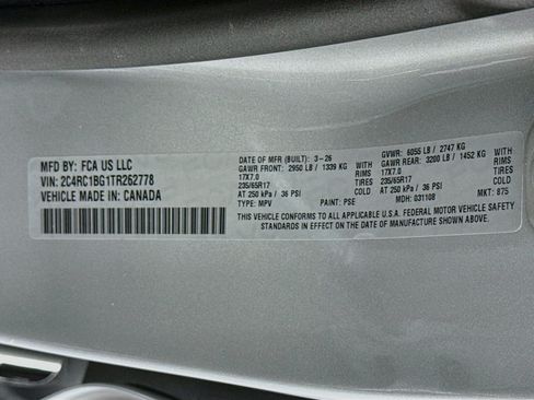 Used 2026 Chrysler Pacifica Select FWD image 38