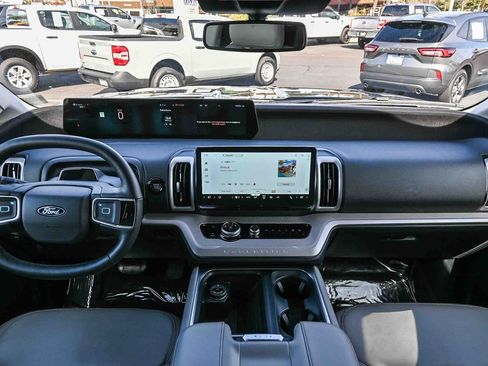 Used 2025 Ford Expedition Max Active image 17