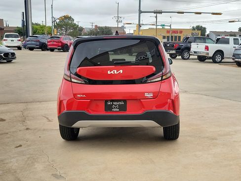 Used 2024 Kia Soul LX w/ Option Group 015 FWD image 6