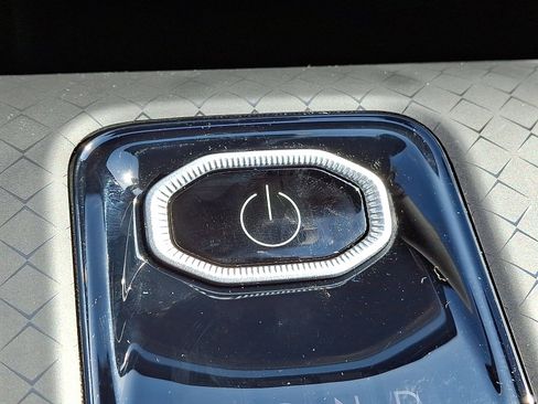 Certified 2024 Jeep Wagoneer Launch Edition image 23