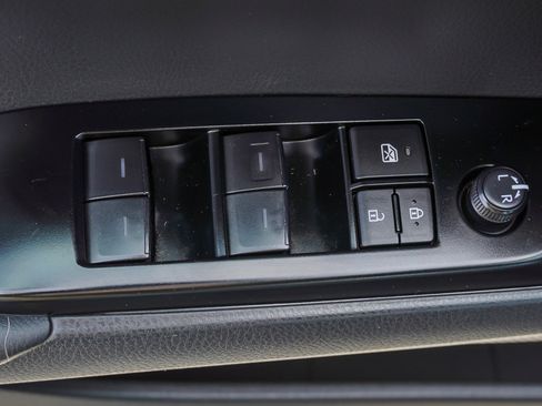 Certified 2025 Toyota Camry SE FWD image 19