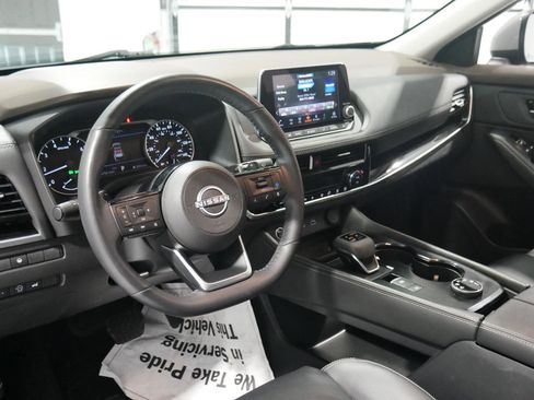 Used 2023 Nissan Rogue SL image 9