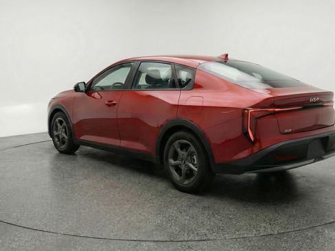 Used 2025 Kia K4 LXS image 6