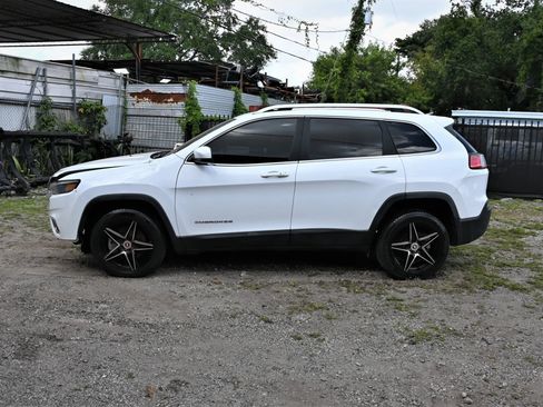 Used 2019 Jeep Cherokee Limited FWD image 6