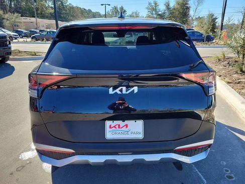 Used 2024 Kia Sportage LX image 8