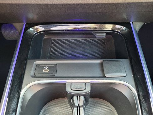 Used 2024 Mercedes-Benz GLB 250 w/ Driver Assistance Package image 28