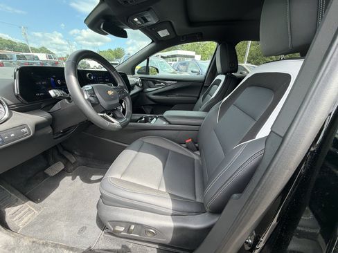Used 2024 Chevrolet Blazer EV LT AWD/4WD image 2