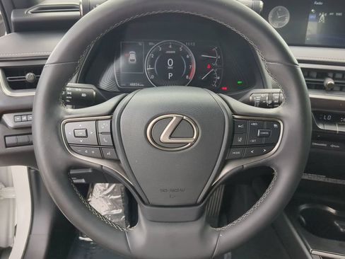 Used 2022 Lexus UX 200 w/ Accessory Package (Z2) FWD image 29