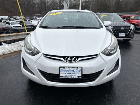 Used 2016 Hyundai Elantra SE image 2