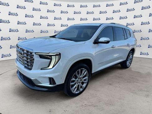 Used 2025 GMC Acadia Denali w/ Super Cruise Package FWD image 3