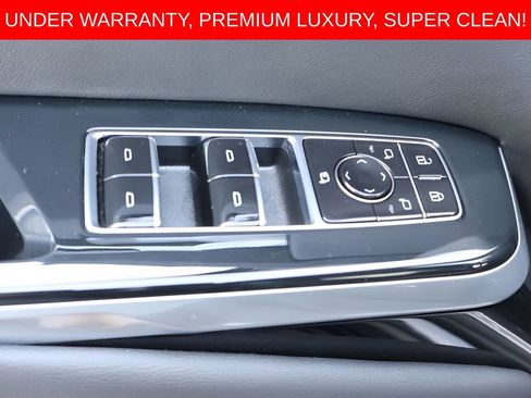 Used 2025 Cadillac Escalade Premium Luxury AWD/4WD image 10