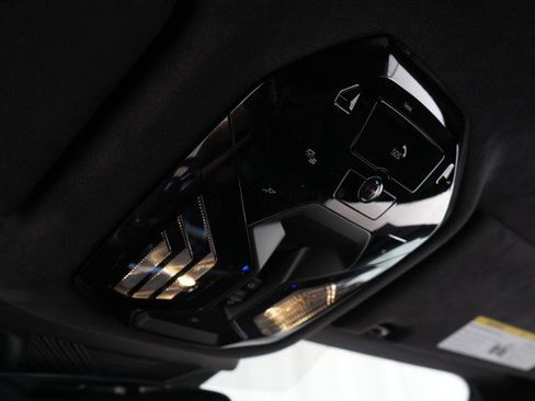 Used 2025 BMW M5 w/ Executive Package image 41