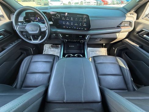 Used 2025 Chevrolet Tahoe Z71 w/ Comfort Package AWD/4WD image 19