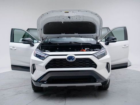 Used 2022 Toyota RAV4 XSE image 16