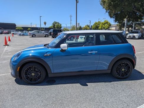 Used 2024 MINI Cooper SE w/ Signature Upholstery Package FWD image 9