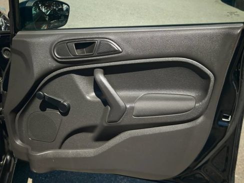Used 2016 Ford Fiesta S FWD image 27