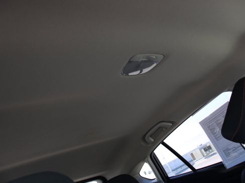 Used 2019 Subaru Crosstrek 2.0i Premium image 19