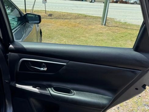 Used 2017 Nissan Altima 2.5 SV image 14