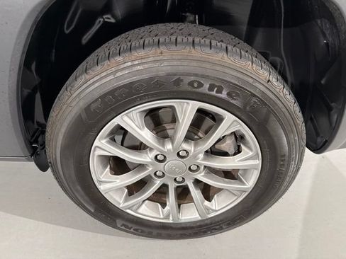 Used 2022 Jeep Cherokee Latitude Lux AWD/4WD image 7