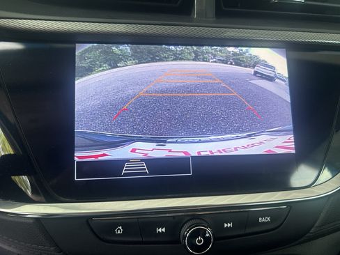 Used 2023 Buick Encore GX Essence w/ Experience Buick Package FWD image 31