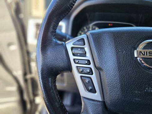 Used 2021 Nissan Titan SV w/ SV Convenience Package image 29
