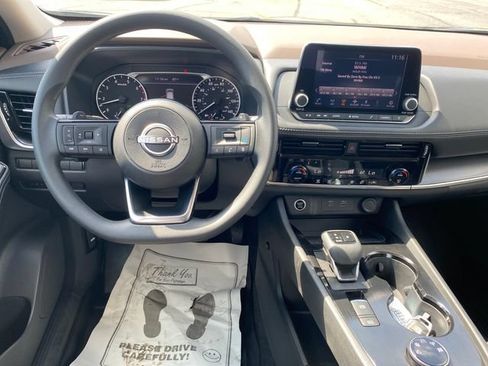 Used 2023 Nissan Rogue SV AWD/4WD image 7