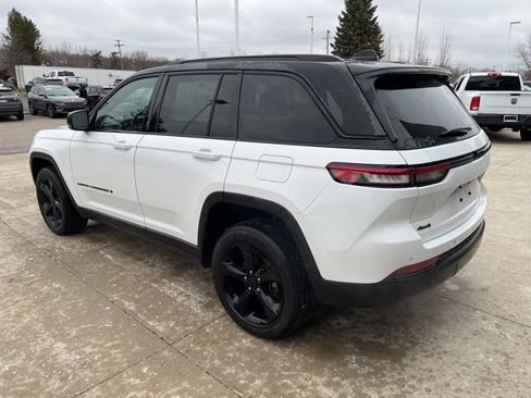 Certified 2023 Jeep Grand Cherokee Altitude image 4